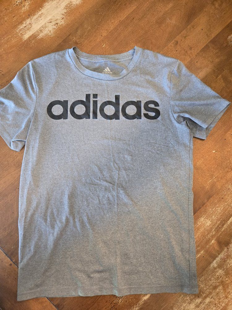 Adidas tee