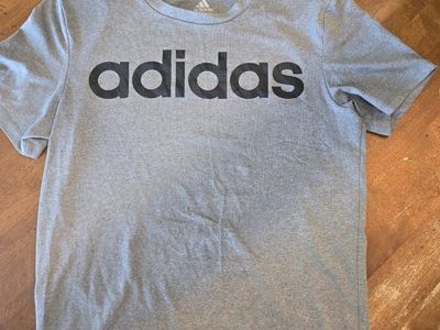 Adidas tee