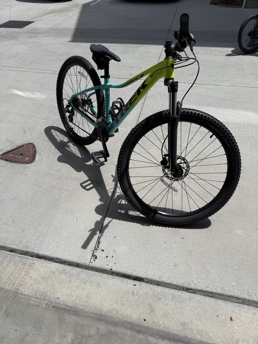 2021 Trek Marlin 5 Hardtail Mountain Bike - Yellow and Teal Fade (small frame 5’1”- 5’5”)