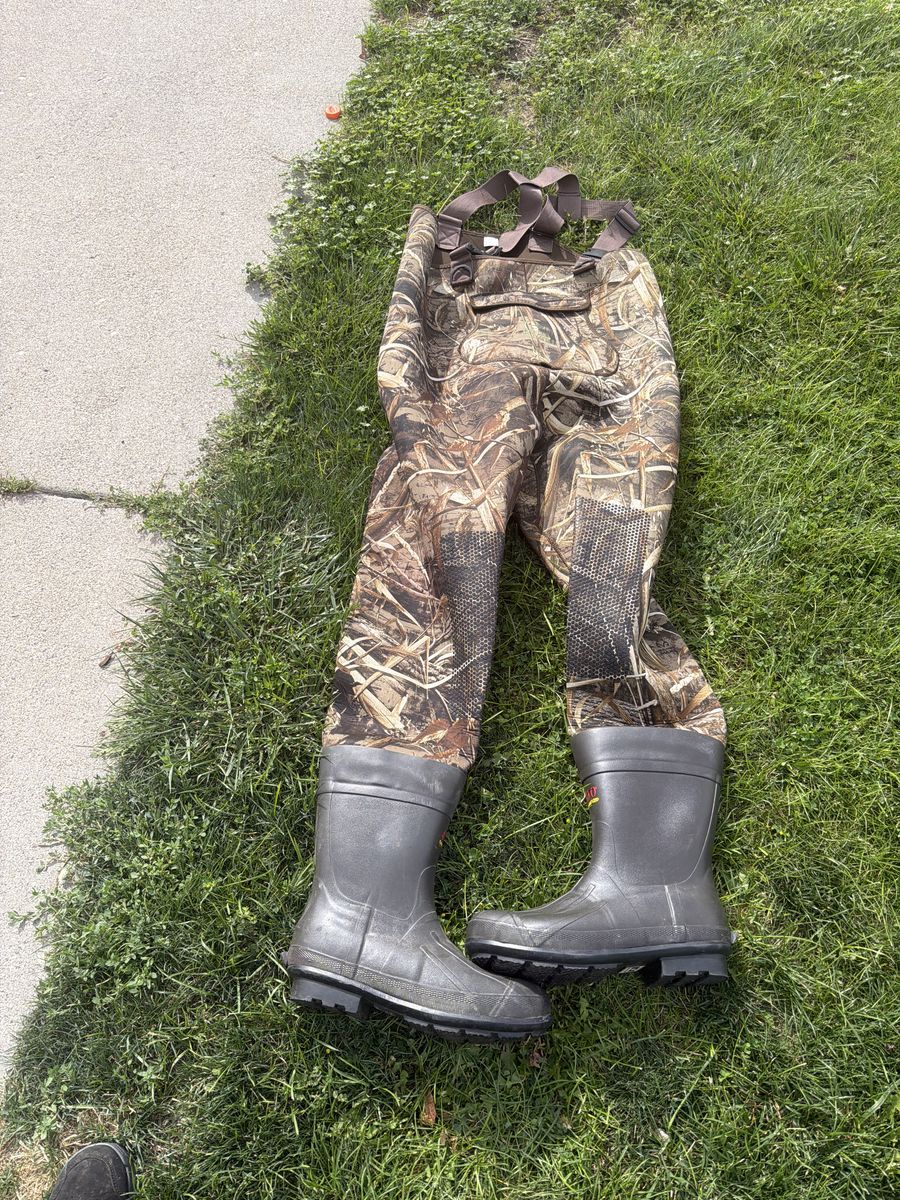 Real tree max5 muck waders