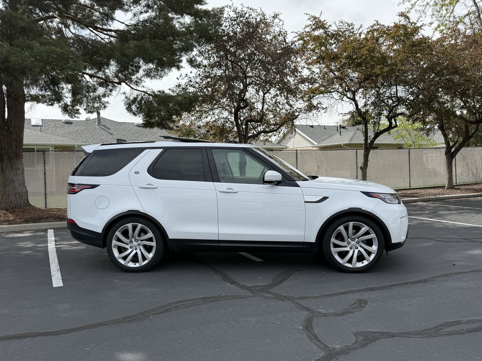 2017 Land Rover Discovery HSE Luxury