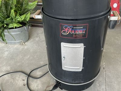Electric smoker