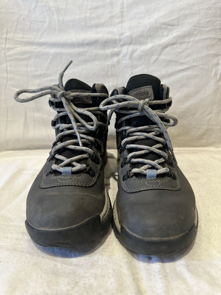Columbia Women’s 7.5 Gray Leather WP Hiking Boots