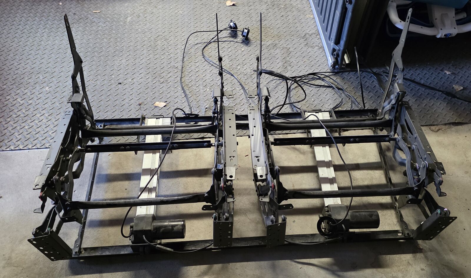 Loveseat Undercarriage Mechanism Works Great Power Controls DIY