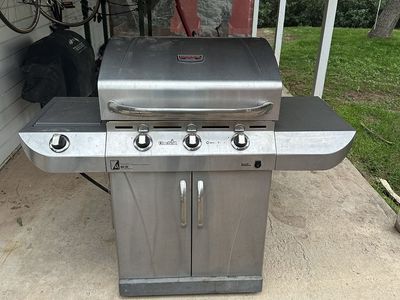 Char-Broil Commercial Infrared 3-Burner Stainless Steel Gas Grill with Cover