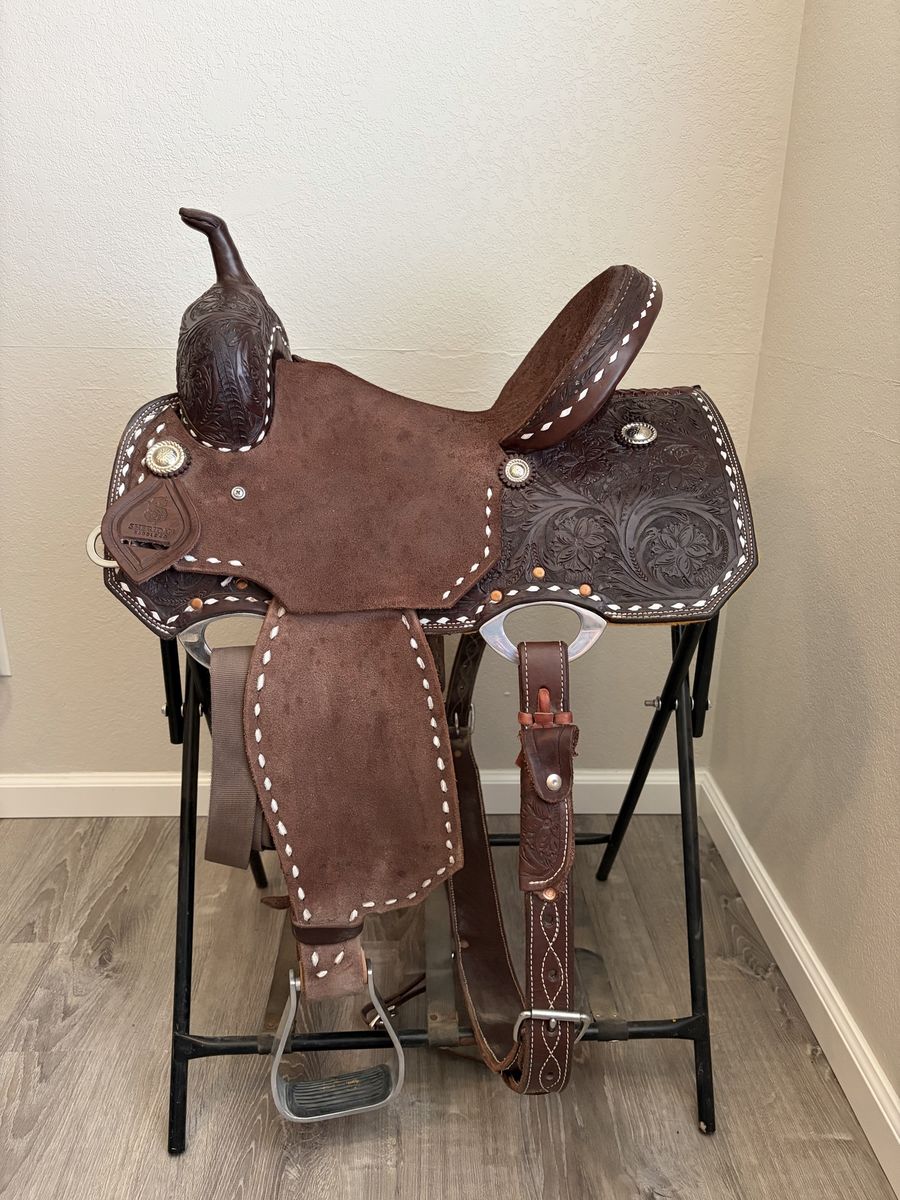Barrel saddle 