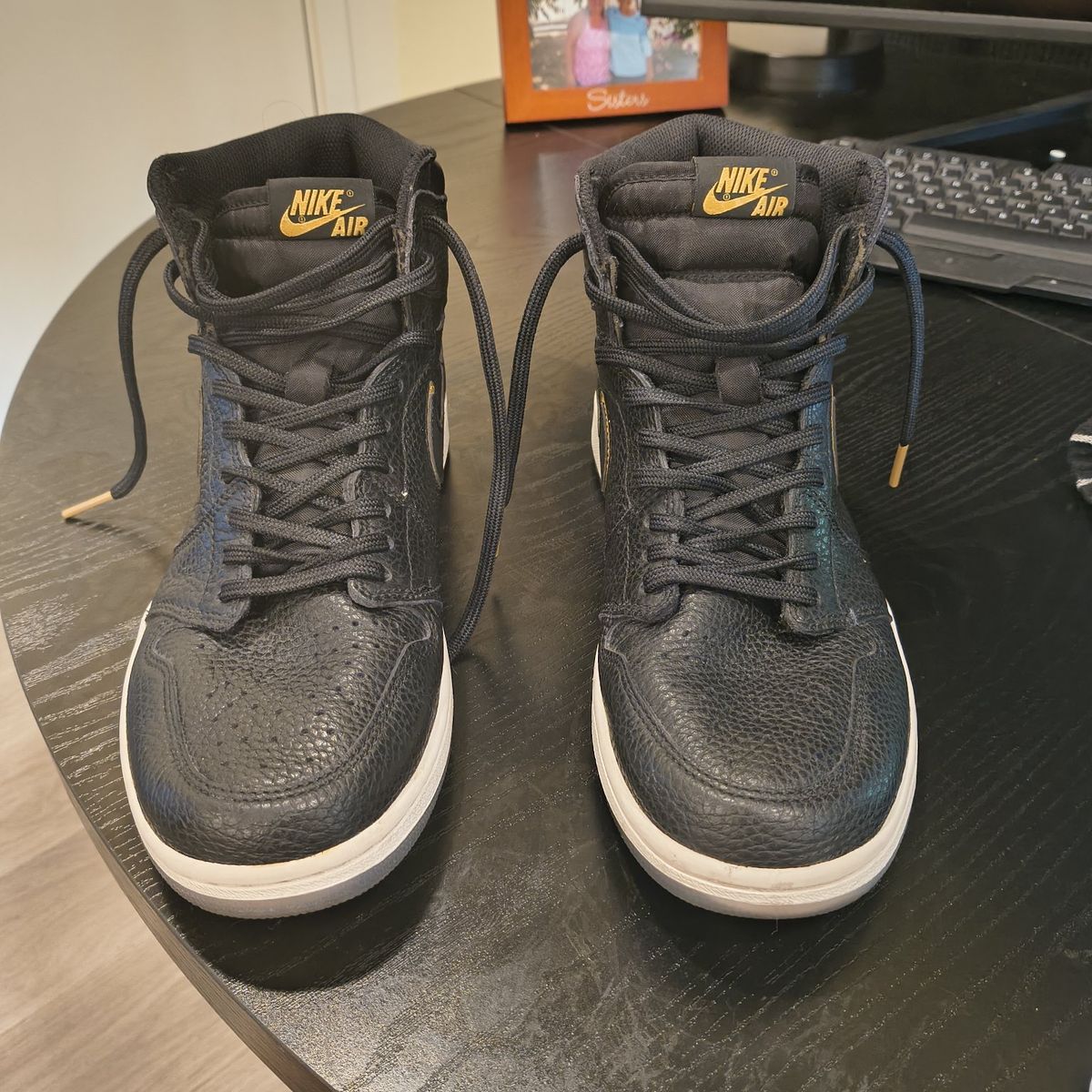 pre owned Nike Air Jordan 1 Retro High OG Black Metallic Gold Sneakers Size 10.5