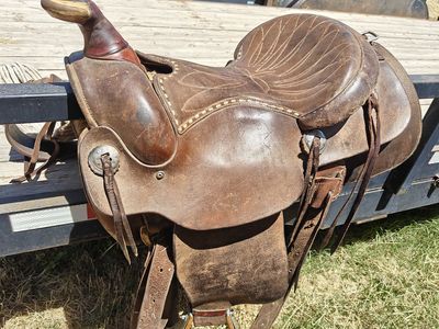Utahn Saddle Co. 15" seat leather saddle