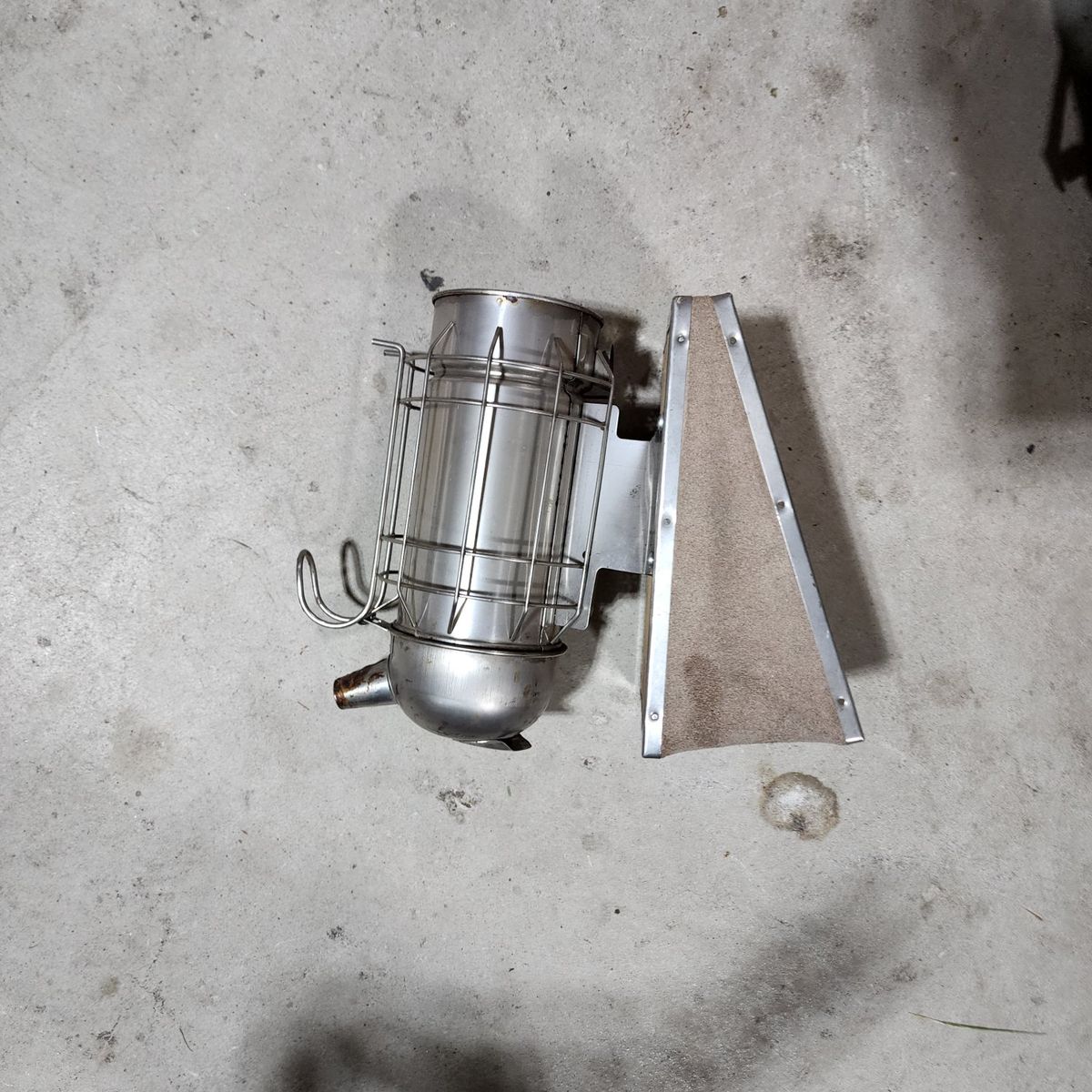 Stainless Steel Bee Smoker for Beekeeping - Manual Tool