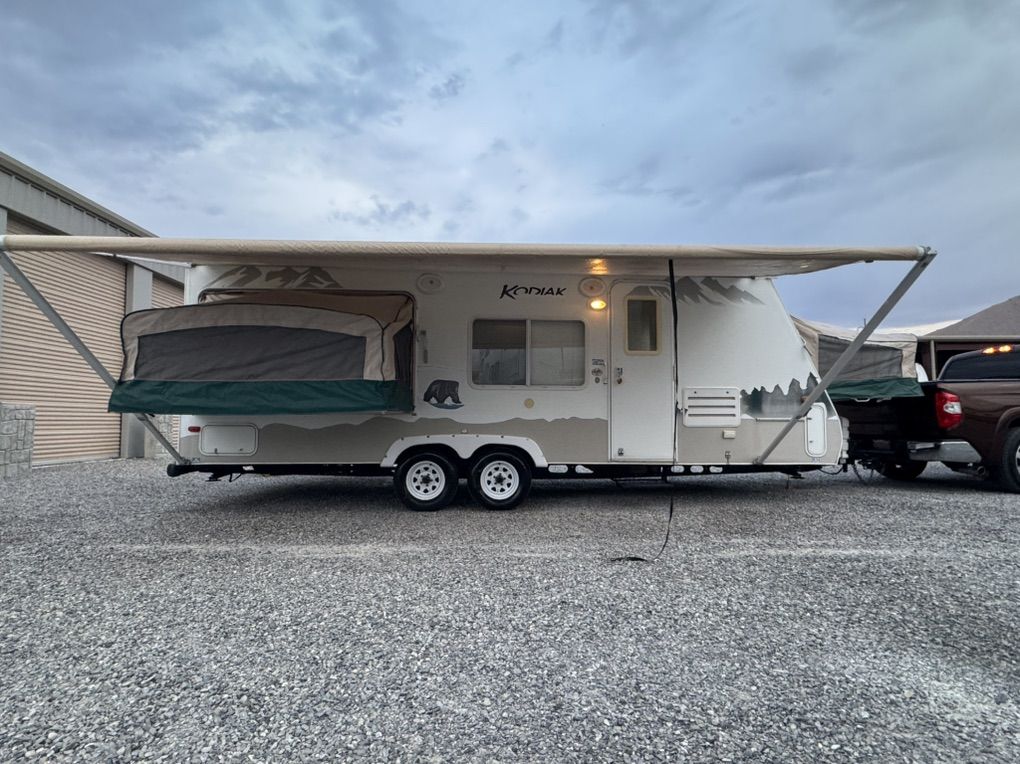 Clean Dutchman Kodiak 23TT Ultralite Tripple Bunk