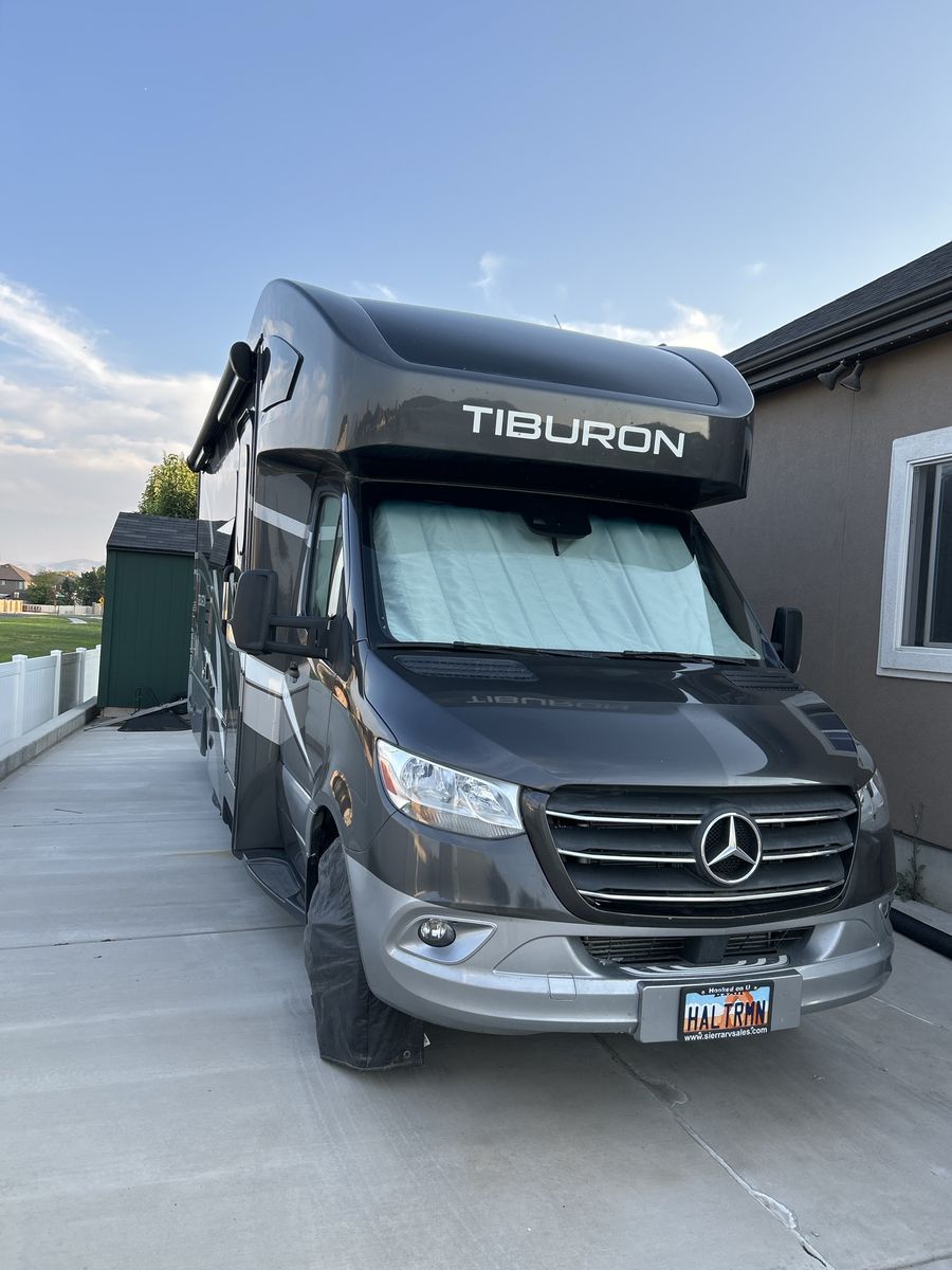 2021 Thor Motor Coach Tiburon 24FB Sprinter Class C Motorhome - Diesel