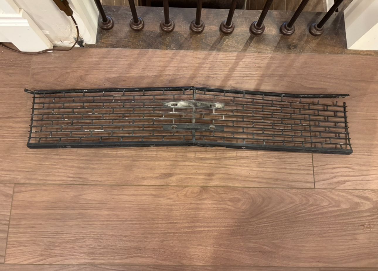 Front grill for 1966 mustang no horse read description