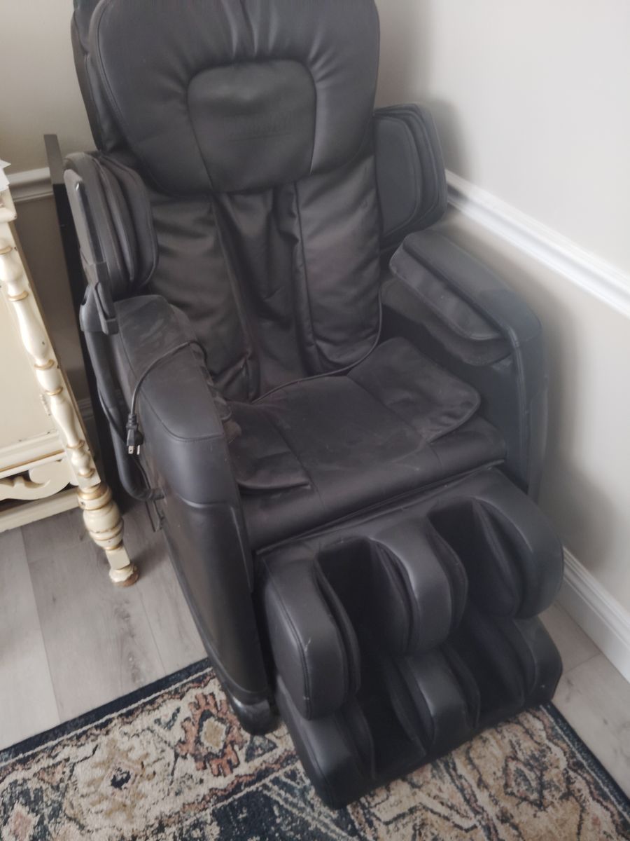 Slabway massage chair