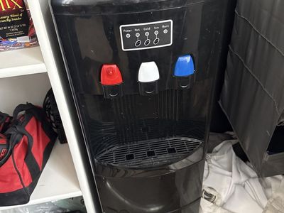 Water Dispenser And Ice Maker