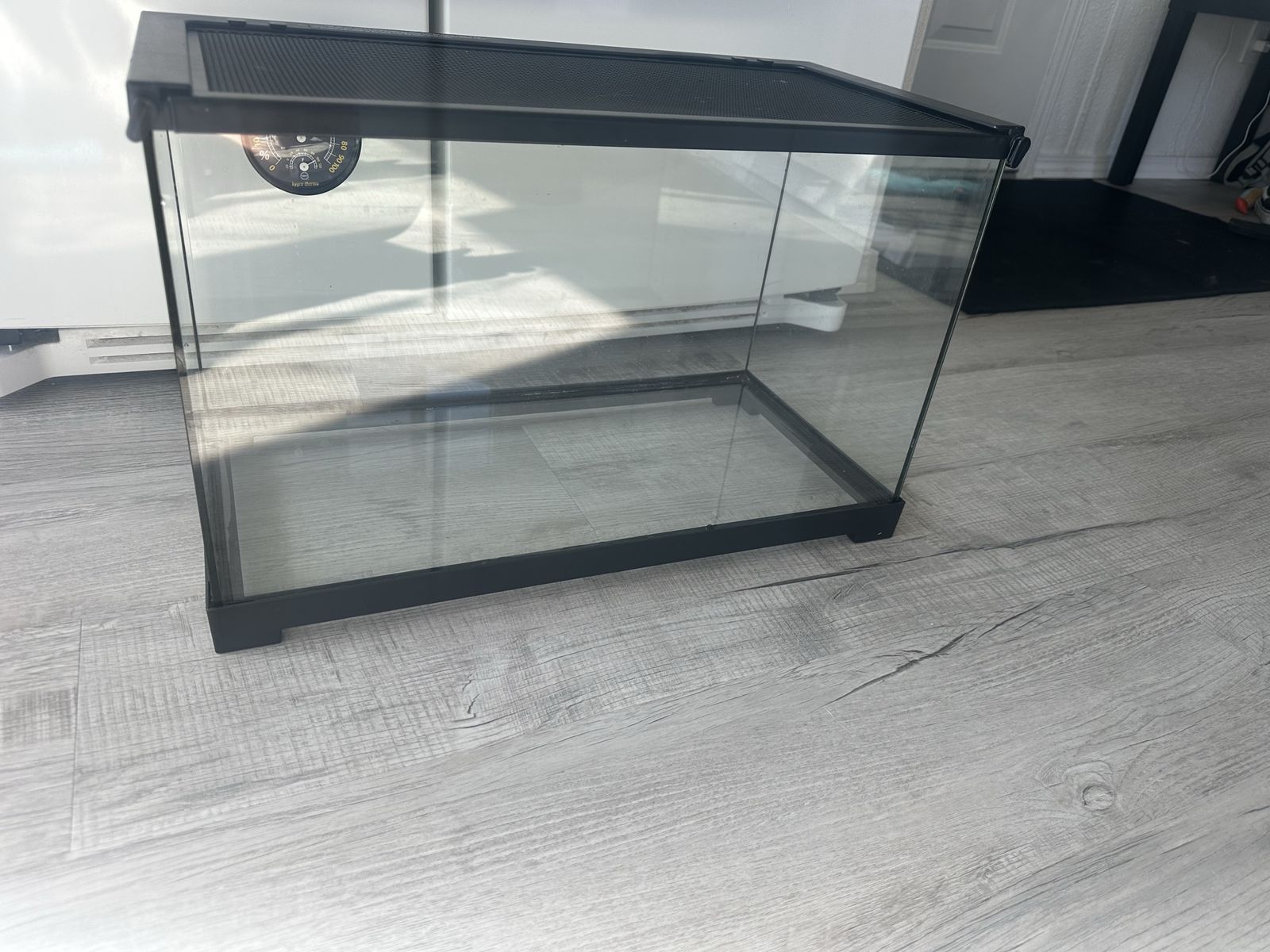 Used 10 Gallon Glass Reptile Terrarium/Aquarium with Mesh Top - Good Condition