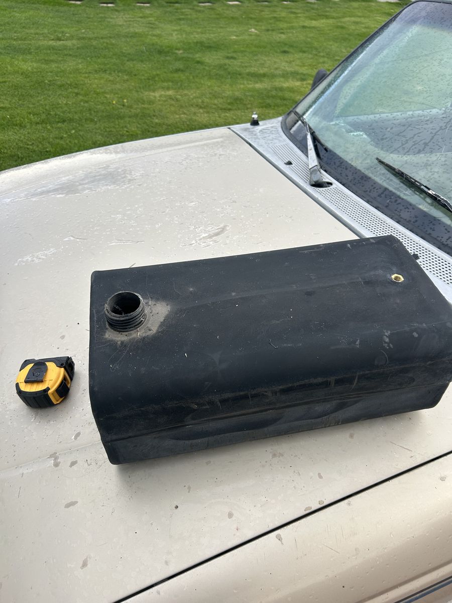 NEW! 5 gallon fuel tanks 