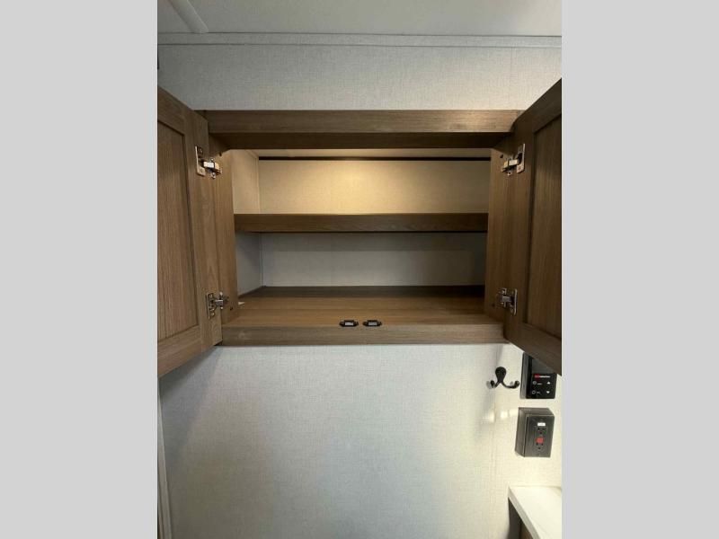 Main image 12