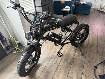 Meelod DK300MAX E-Bike w Accessories