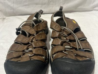 Keen Men’s Size 9 Brown Leather WP Hiking Sandals