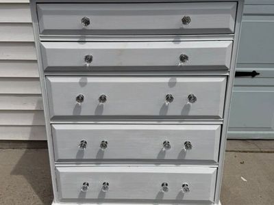 Darling white dresser