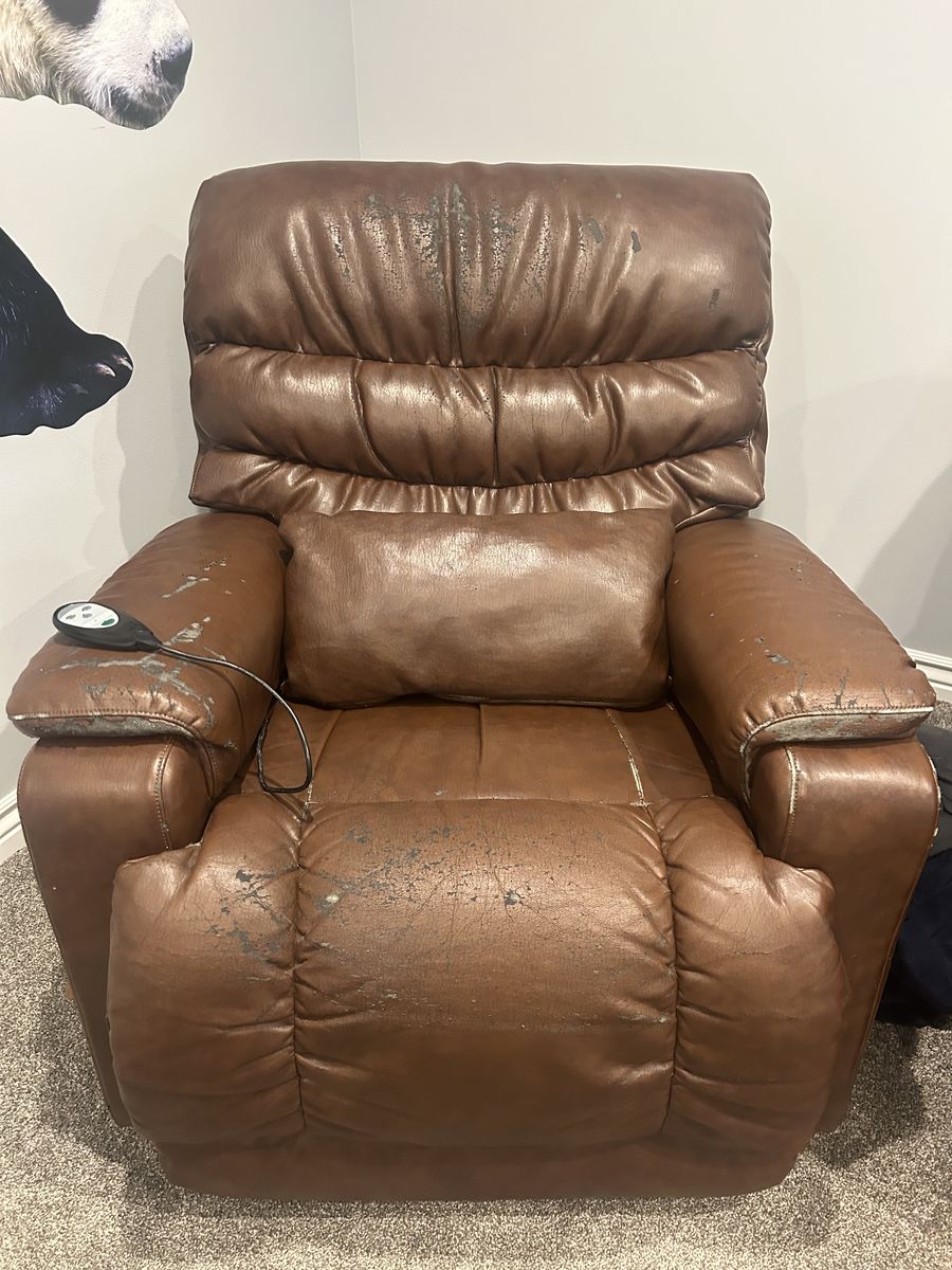 Free Lazy Boy massagging Recliner