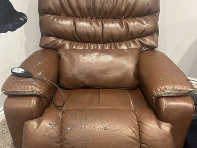 Free Lazy Boy massagging Recliner