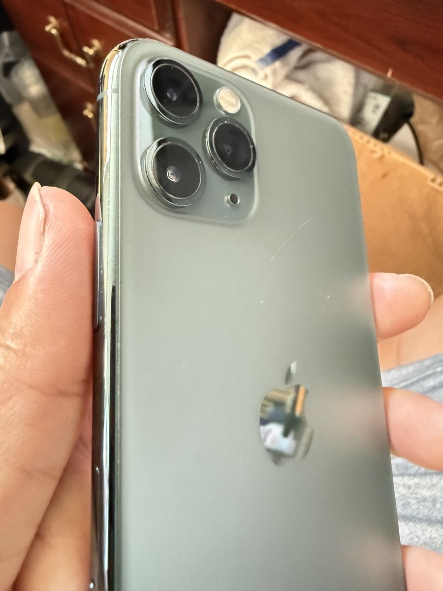Apple iPhone 11 Pro 64GB Unlocked Midnight Green Smartphone