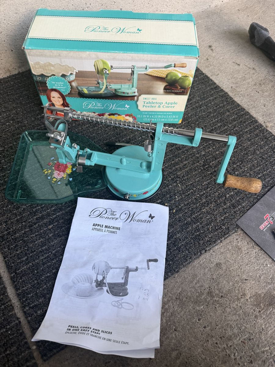 The Pioneer Woman Sweet Rose Tabletop Apple Peeler & Corer