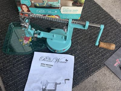 The Pioneer Woman Sweet Rose Tabletop Apple Peeler & Corer
