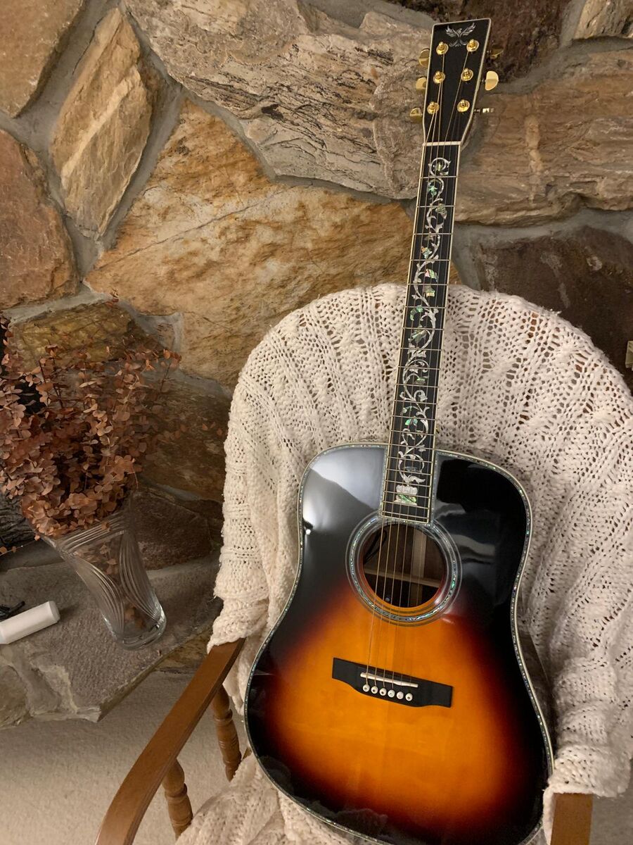 ***AMAZING SUNBURST ROSEWOOD GUITAR W ELECTRONICS AND HARDSHELL CASE (LIKE MARTIN D-50)***