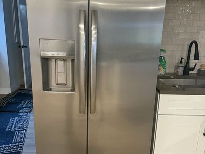 Frigidaire Side-by-Side Refrigerator Stainless Steel - Water/Ice Dispenser