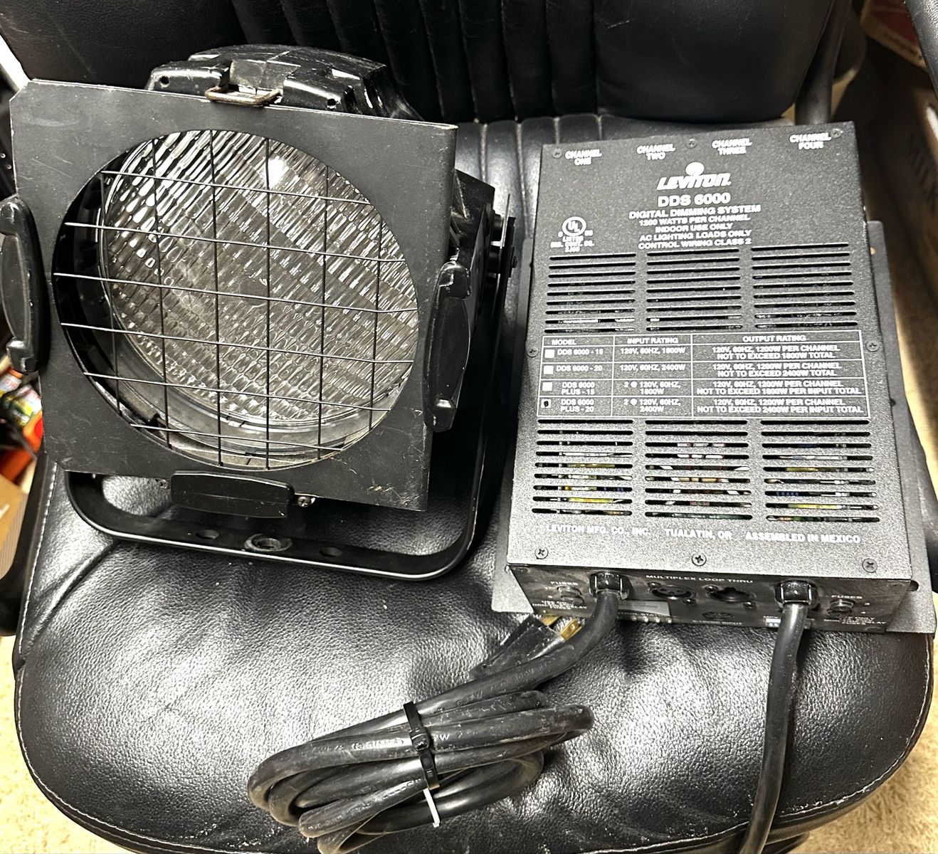 1 Levititon 4 Channel Light Controller + 4 Lights