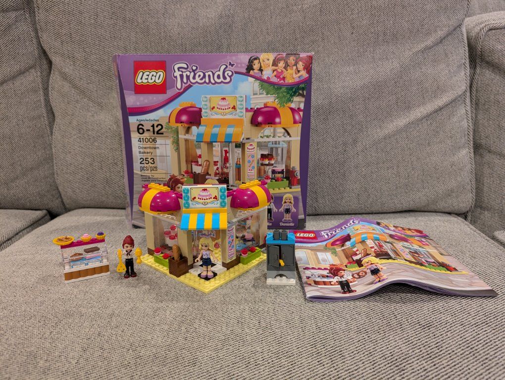 LEGO Friends Downtown Bakery 41006 *COMPLETE *