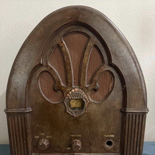 Vintage-Style Wooden Cathedral Tabletop Radio - AM/FM, Volume Control, Tuning
