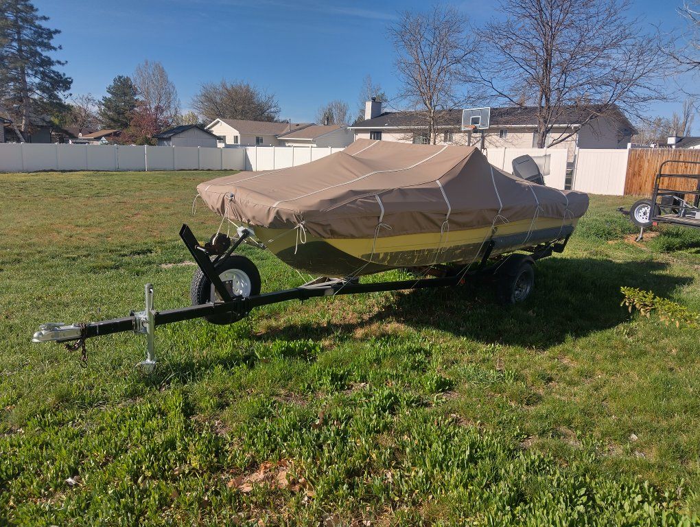 16 ft. Seaswirl Trihull