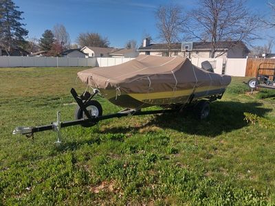 16 ft. Seaswirl Trihull