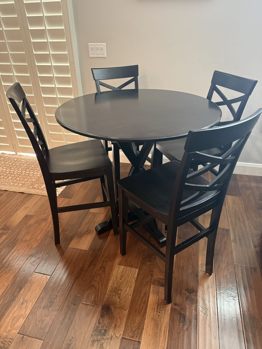 Dining table & 4 chair set