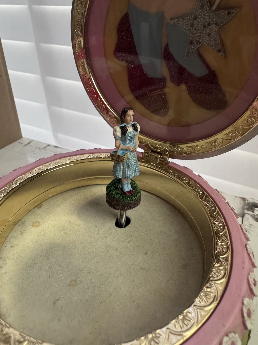 Main image 3