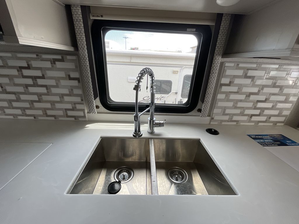 Main image 44