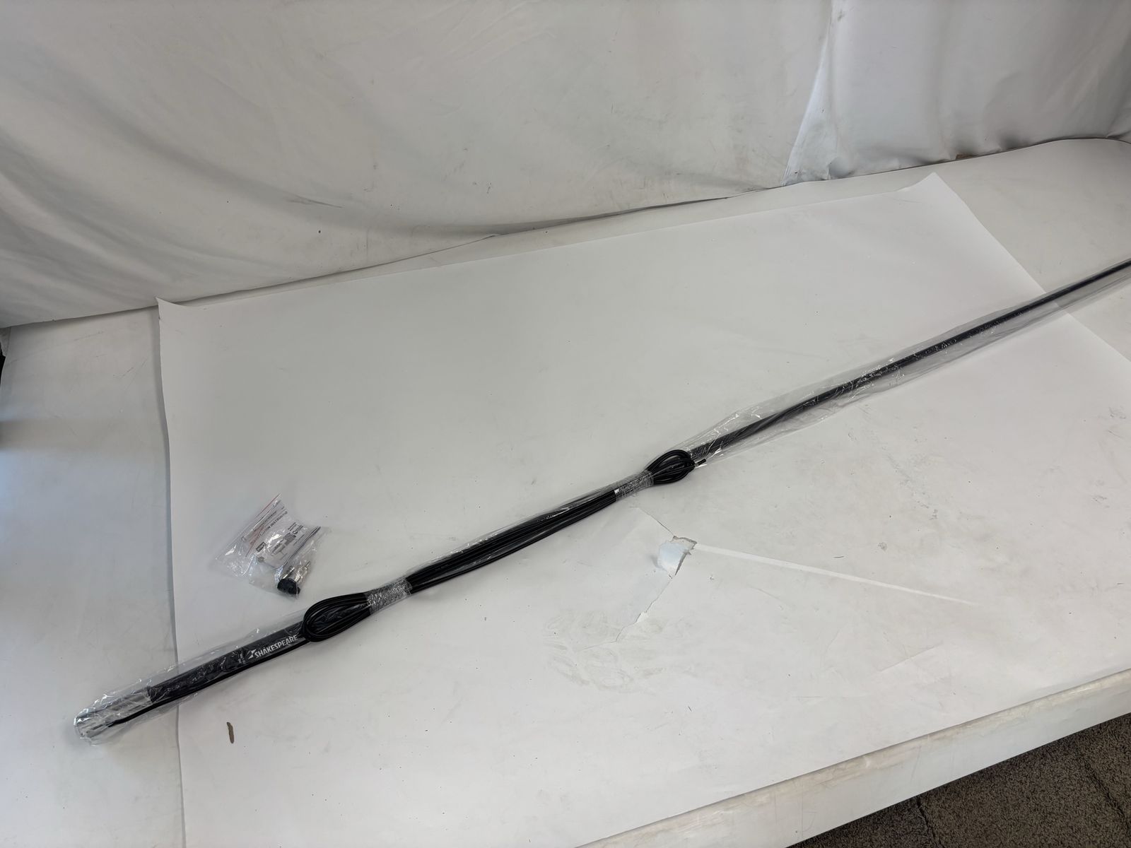 Shakespeare 5101 8ft VHF Antenna with Cable