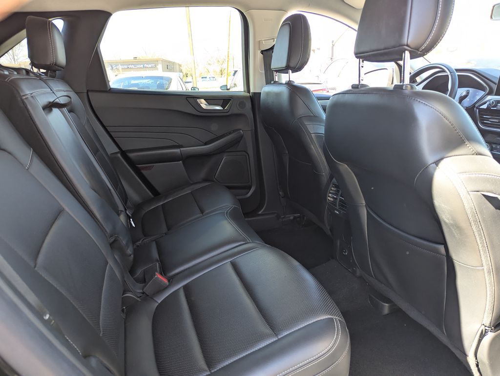 Main image 33