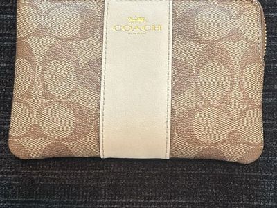 Coach Signature Coated Canvas Small Zip Around Wallet F88208 Khaki/Chalk