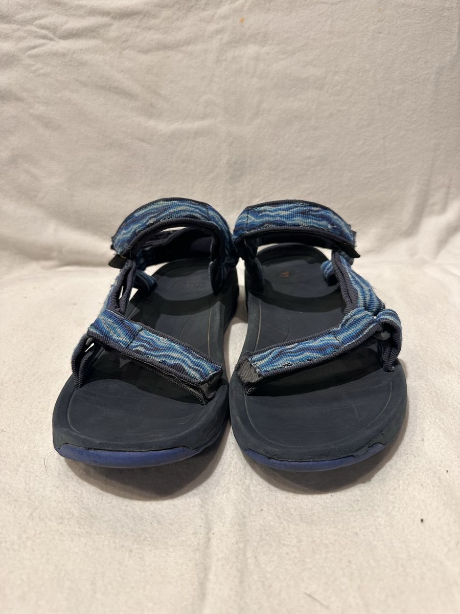Teva youth size 5 blue wave print sports sandals