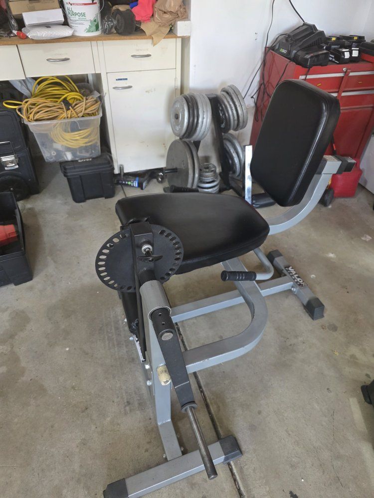 Valor Fitness Leg Curl, and Extension with Plate tree w/400lbs . UsedGood