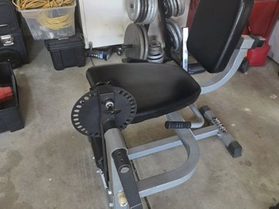 Valor Fitness Leg Curl, and Extension with Plate tree w/400lbs . UsedGood