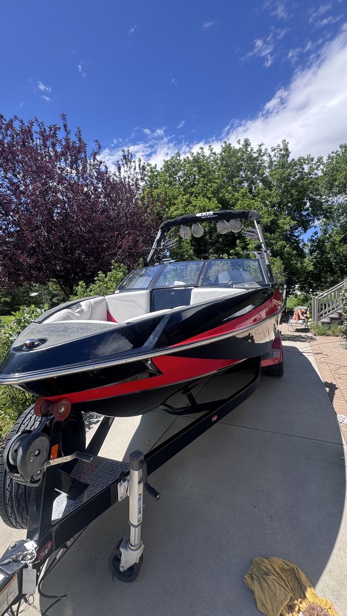 2017 Axis T23 Surf Boat - 363 Hours, Surf Gate, Power Wedge, Wet Sounds Audio, Trailer Included