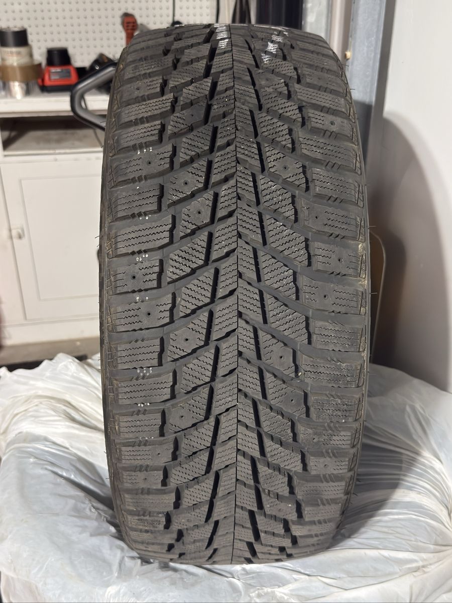 Sailun Ice Blazer WSTX BW 235/45R18 Snow Tires (Set of 4) - Less than 200 Miles!