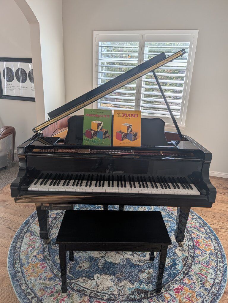 Bergmann player grand piano 5'9""