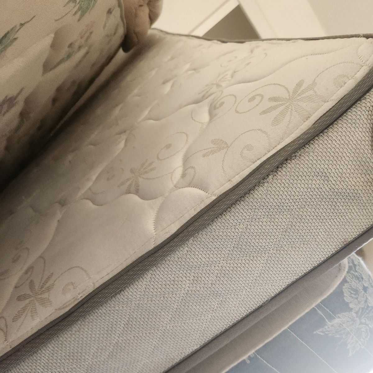 free used queen mattress