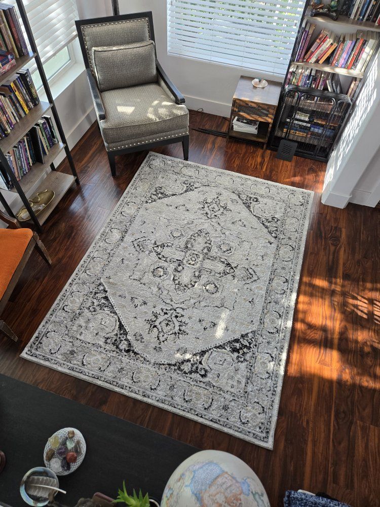 Safavieh Monaco Collection Vintage Boho Medallion Distressed Grey/Black Area Rug 5'3" x 7'7"
